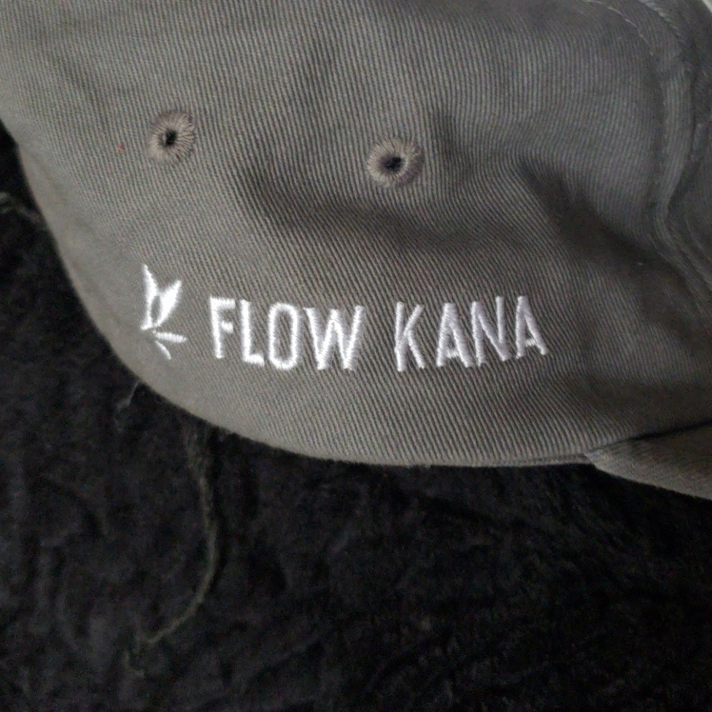 Flow Kana hat